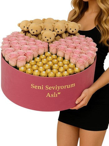 Pembe Kadife Dev Kutuda Gül ve Rocher Çikolata