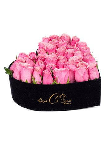 Siyah Kadife Kalp Kutu İçerisinde Pembe Gül