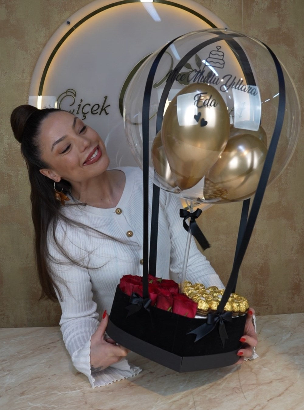 Vip Balon Kutusu Kırmızı Güller Çikolata Kişiye Özel