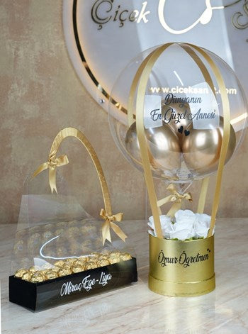 Gold Serisi Beyaz Güller ve Çikolatalar Balon Kutusu Set