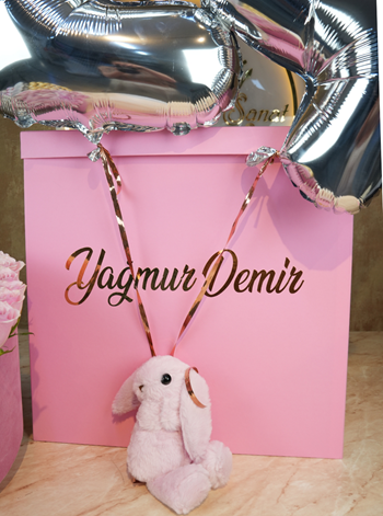 Uçan Balon Dolu Dev Kapaklı Kutuda Özel Çiçek Çikolata Ayıcık Tasarımı