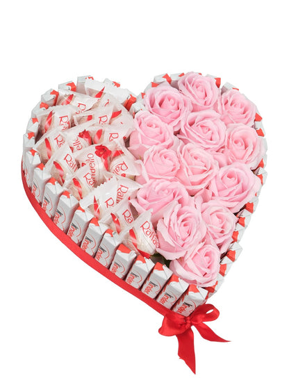 Kinder Raffaello ve Pembe Kalıcı Gül