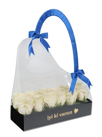 Kadife Kutuda Kişiye Özel Beyaz Güllü Çanta