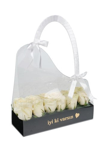 Kadife Kutuda Kişiye Özel Beyaz Güllü Çanta