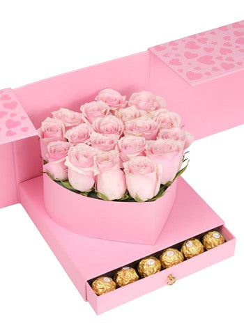 Pembe Kutuda Premium Pembe Güller ve Çikolata